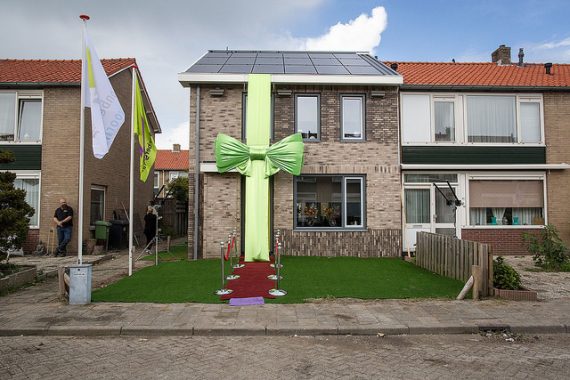 Oostvoorne is de eerste woonwijk in Zuid-Holland die wordt gerenoveerd naar Nul op de Meter. 