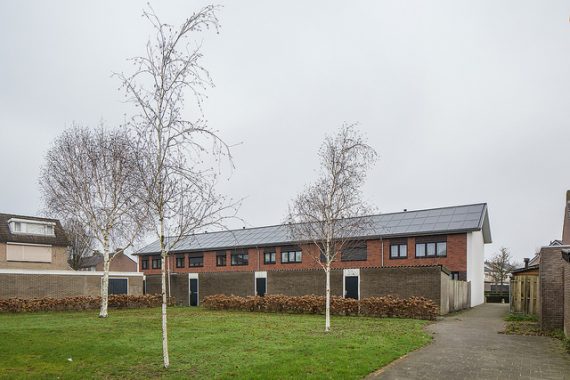 Woonveste en Renolution renoveren 32 huurwoningen in Vlijmen naar Nul op de Meter woningen. 